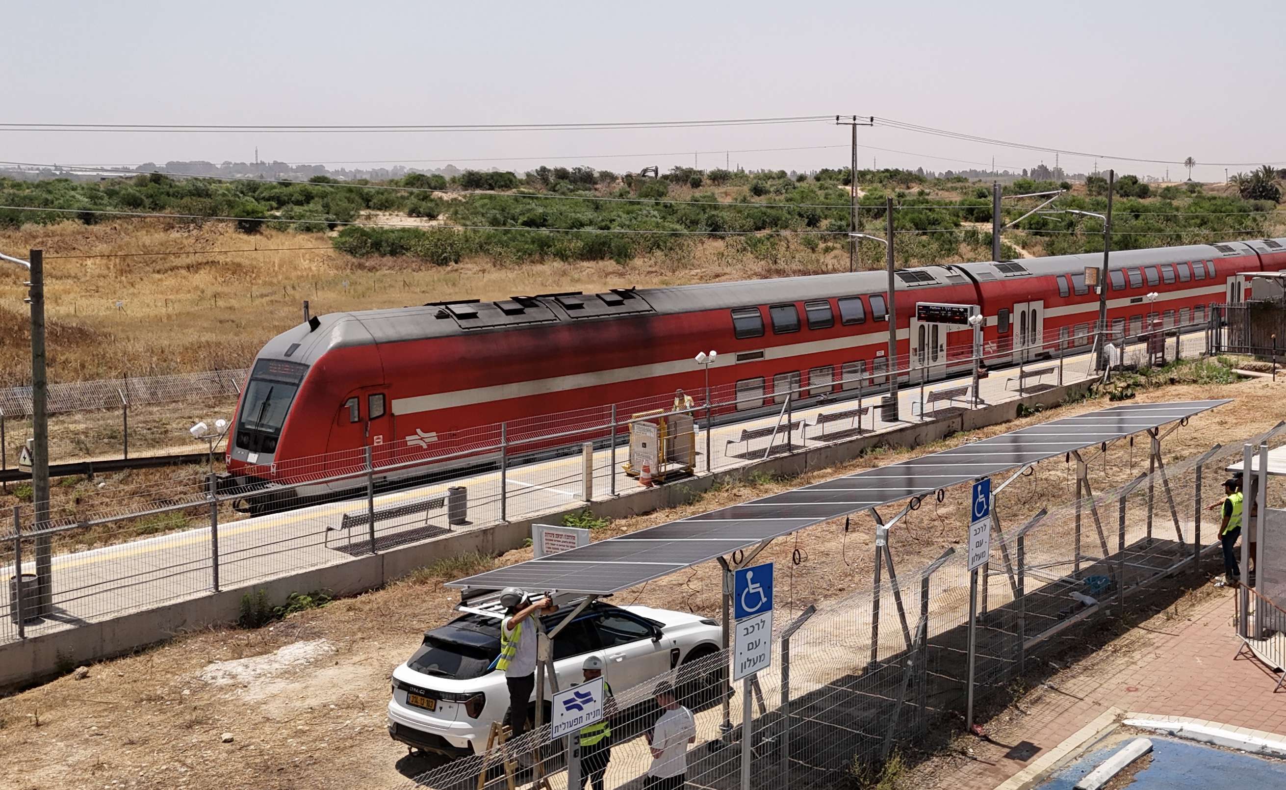 גדר סולארית בפרויקט תשתית בישראל